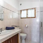 Spacious House With Pool In Σπίτι διακοπών