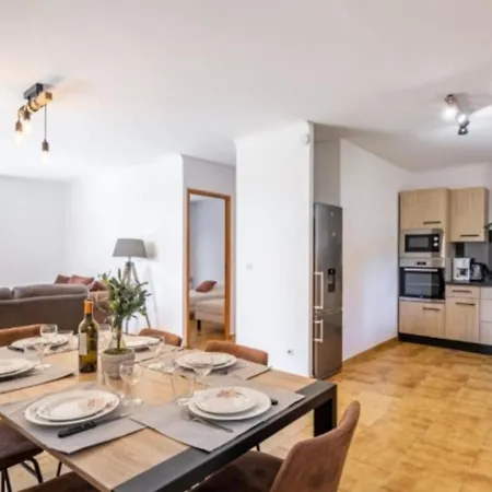 Spacious House With Pool In * Σαιντ-Μαξίμ