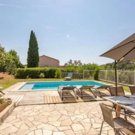 Spacious House With Pool In Дом отдыха Сент-Максим