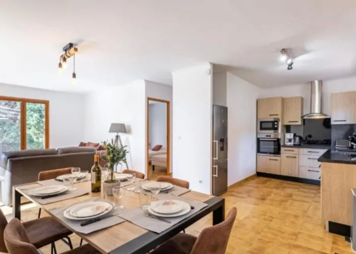 Spacious House With Pool In * Сент-Максим