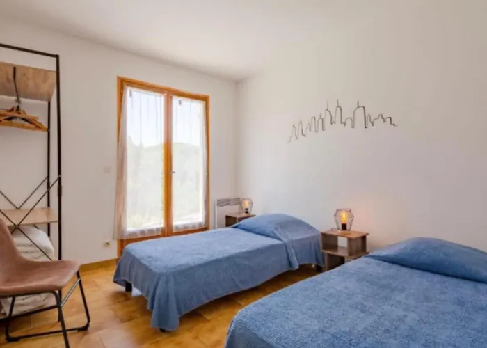 Spacious House With Pool In Дом отдыха *